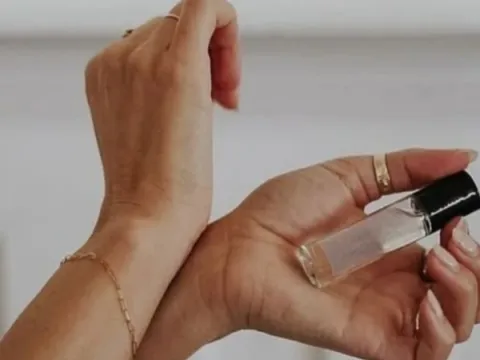 Base top middle notes parfume