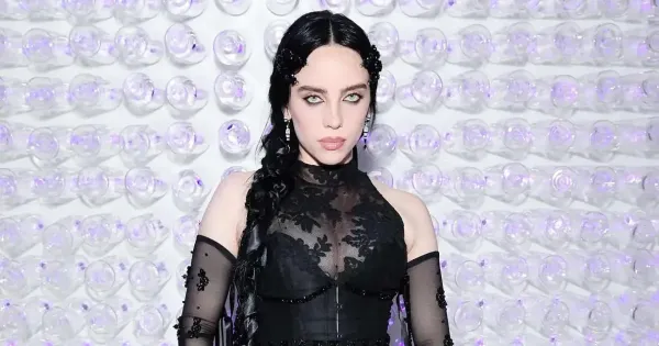Billie Eilish (3) Billie Eilish (3)