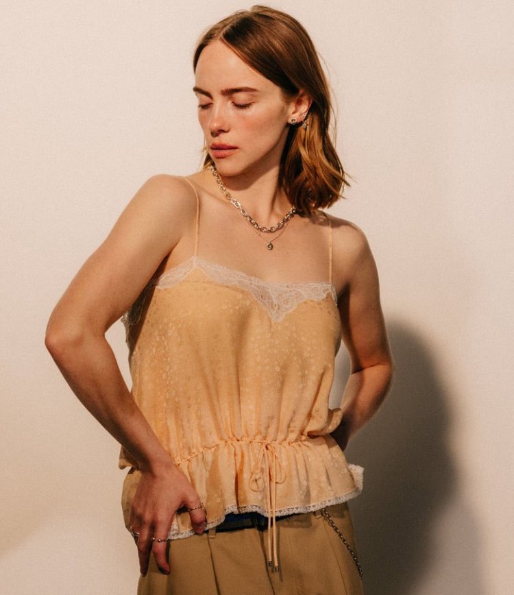 Penampilan terbaru Billie Eilish. Foto: Dok. X @billieeilishtrs