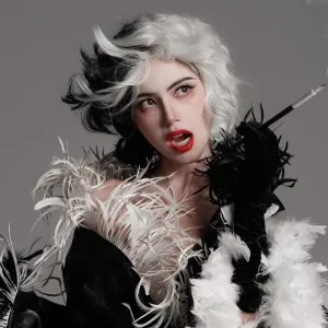 Davika Hoorne Cruella