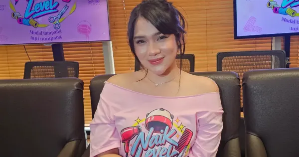 Davina Karamoy Davina Karamoy