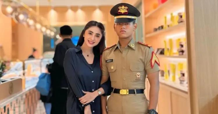 Dewi Perssik dan Felice Gabriel
