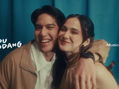 El Rumi dan Syifa Hadju Video Klip Lagu Rizky Febian