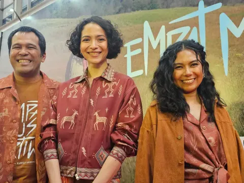 Ifa Isfansyah Putri Marino dan Kamila Andini