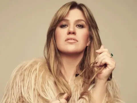 Kelly clarkson