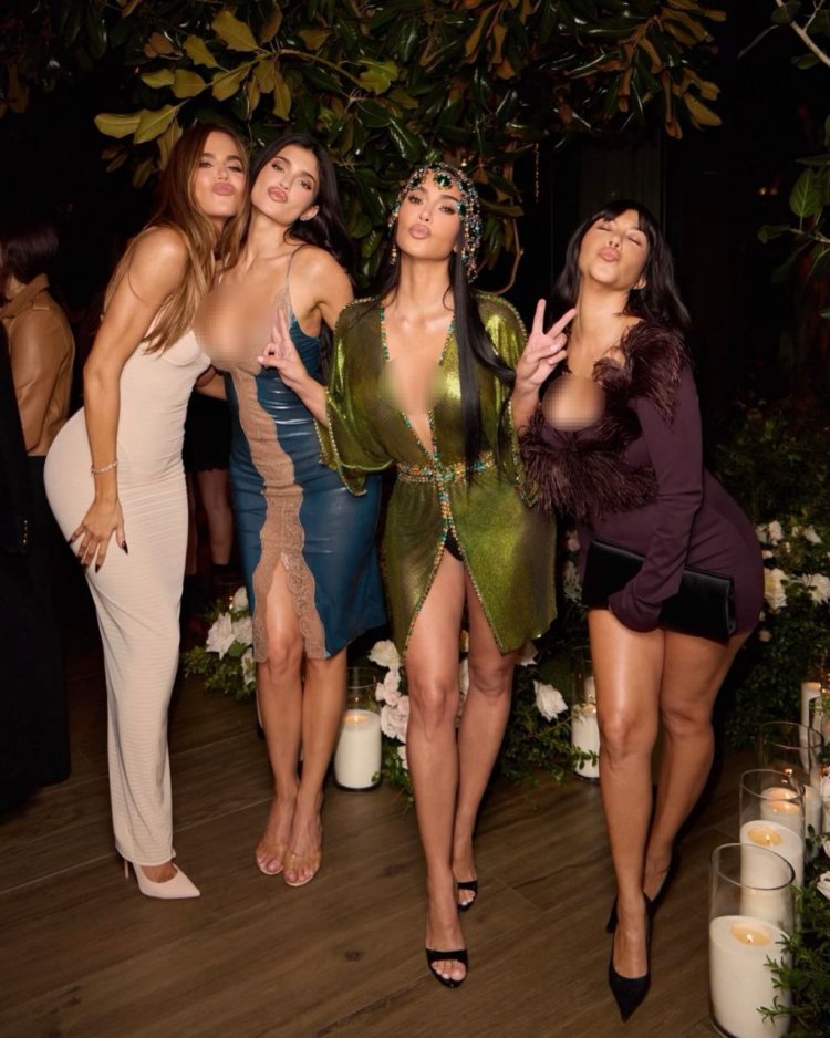 Kim Kardashian Ulang Tahun 46 (2) Kim Kardashian Ulang Tahun 46 (2)