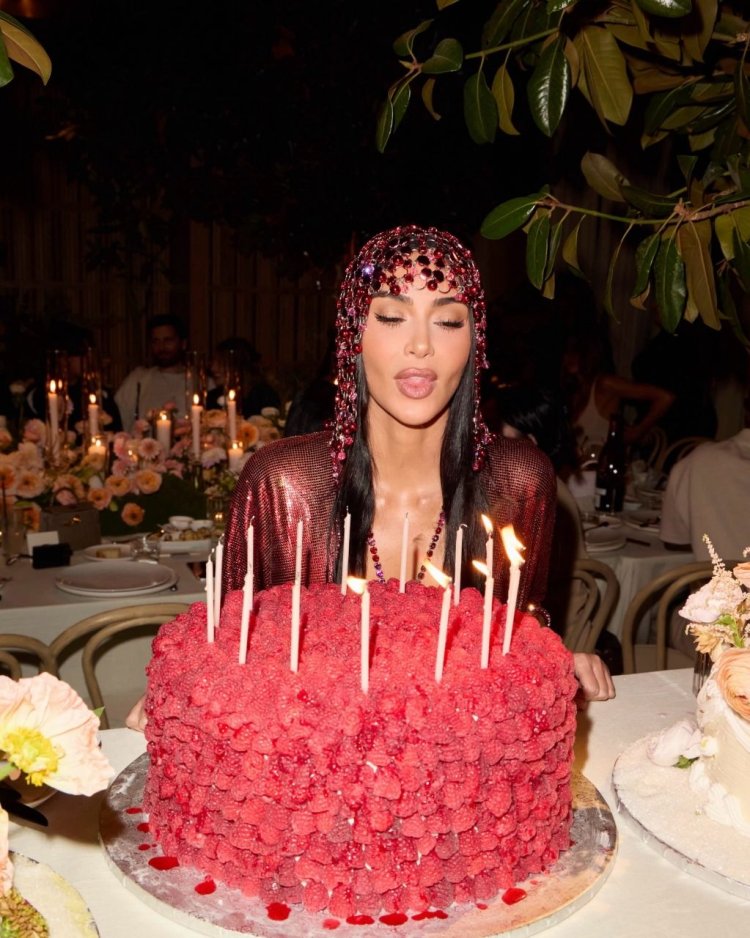 Kim Kardashian Ulang Tahun 46 Kim Kardashian merayakan ulang tahun ke-46. Foto: Dok. Instagram @kimkardashian