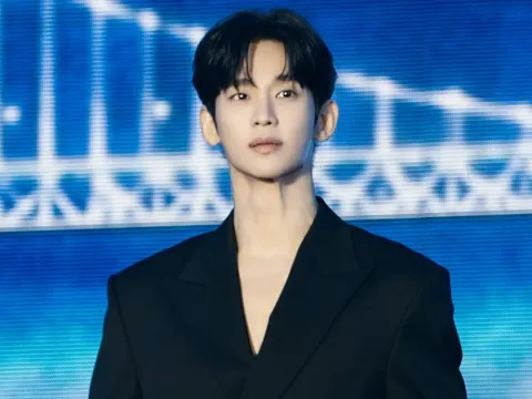 Kim Soo Hyun (6)