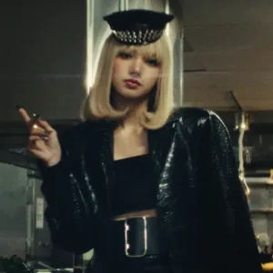 Lisa BLACKPINK Tarantino