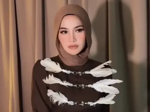 Mahalini Hijab