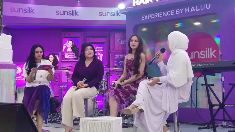 Mahalini saat bicara di The Mahabadai Hair Forecast di Taman Literasi Blok M Jakarta