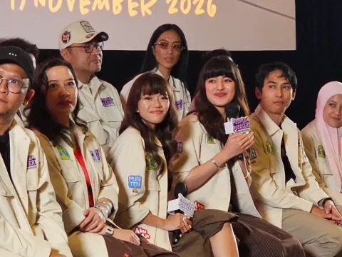 Mawar de Jongh saat konferensi pers film People Pleaser