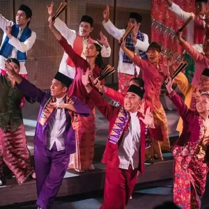 Menanggung Dua Panggung oleh Peserta Ruang Kreatif Intensif Musikal Budaya