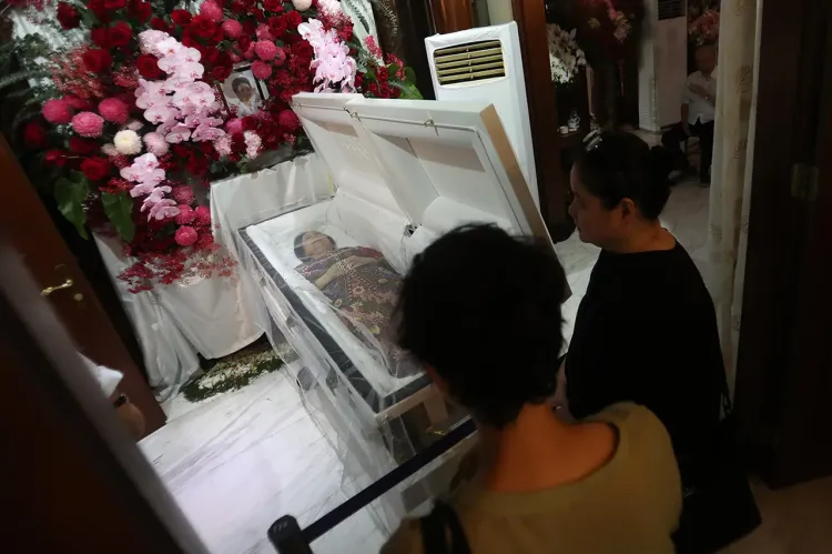 Mendiang Martha Tilaar disemayamkan di kediaman pribadi