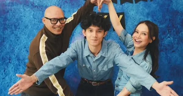 Momen Rossa dan Yoyo Padi merayakan ultah Rizky