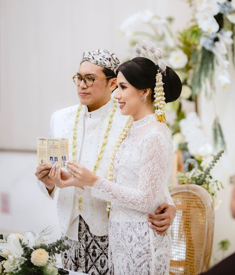 Nazneen Judge dan eks Suami Nazneen Judge dan eks suami saat akad nikah pada 2023. Foto: Dok. Instagram @nazjudge