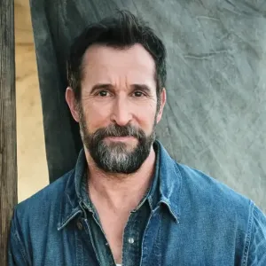 Noah Wyle Pria Terseksi 2026