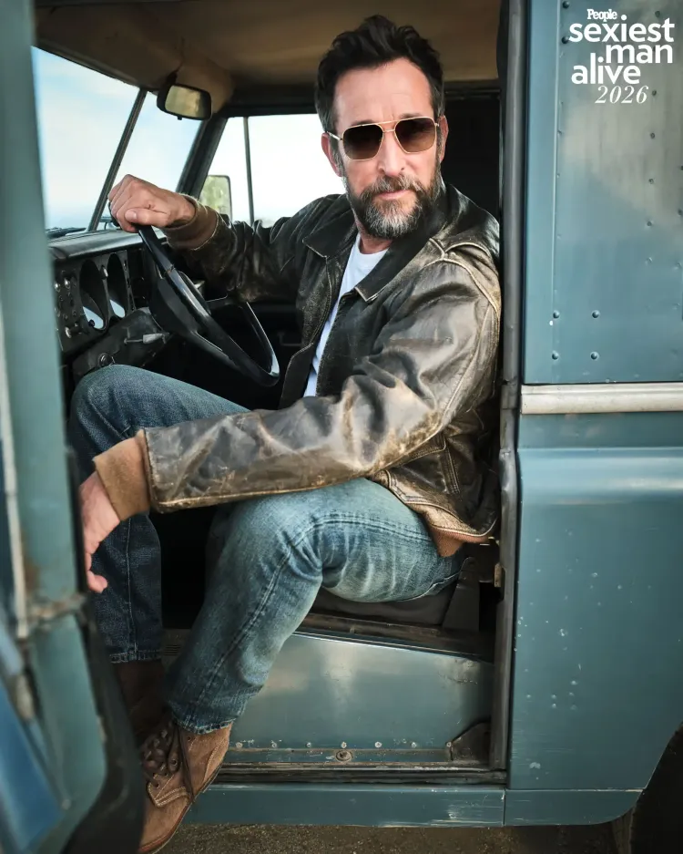 Noah Wyle dinobatkan sebagai Pria Terseksi. Foto: Dok. Jeff Lipsky/People