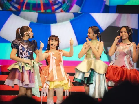 Penampilan Glitter di Glitter Camp Live Concert 2026 di Balai Sarbini