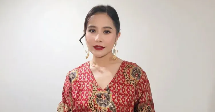 Prilly latuconsina