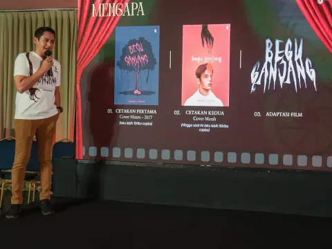 Rama Michael saat menjelaskan proyek film Begu Ganjang