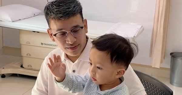 Ruben Onsu dan Thayaka Putra Onsu Ruben Onsu dan Thayaka Putra Onsu