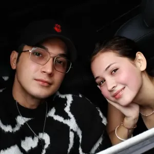 Sandrinna Michelle dan Junior Roberts