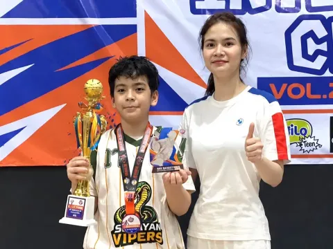 Shyalimar Malik bersama putranya Ibrahim Malik
