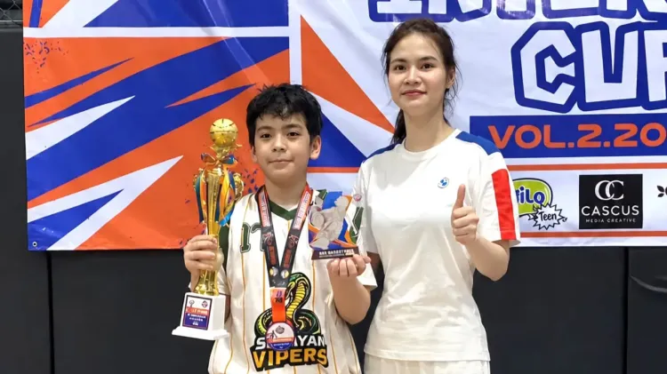 Shyalimar Malik bersama putranya Ibrahim Malik