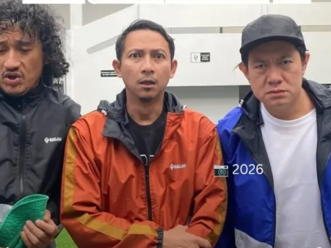 Trio bajaj para pencari tuhan ppt