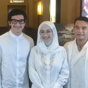 Vino G Bastian, Desy Ratnasari dan Donny Damara