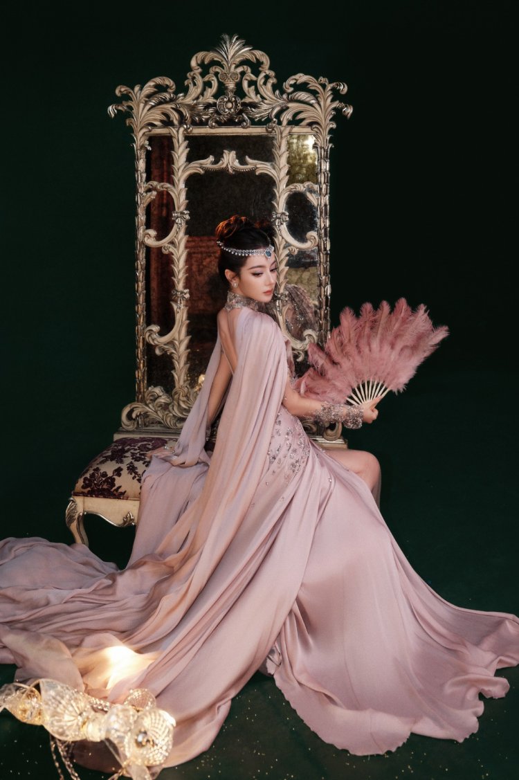 Penampilan Dilraba Dilmurat yang memikat. Foto: Dok. Weibo Jay Walk Studio
