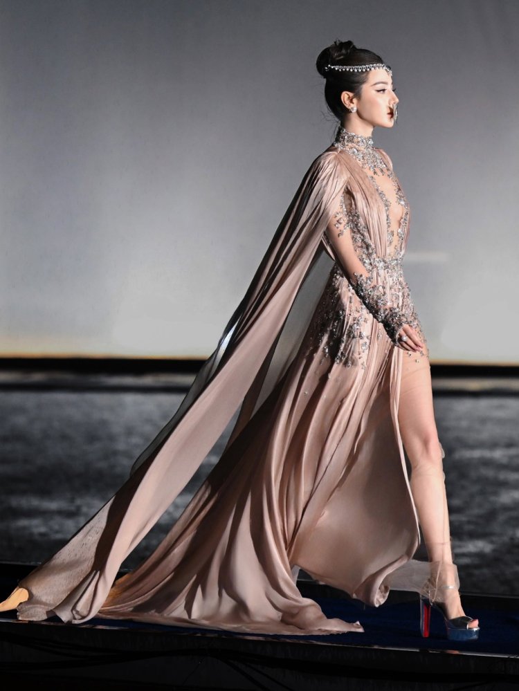 VOGUE Forces of Fashion Gala 2026 (4) Detail gaun Dilraba dari Zuhair Murad. Foto: Dok. Instagram @zuhairmuradofficial