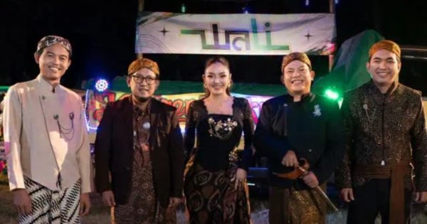 Wali dan Siti Badriah